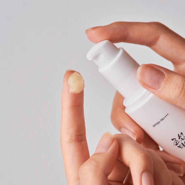 Beauty of Joseon Ginseng Moist Sun Serum (SPF 50+ PA++++) texture 2